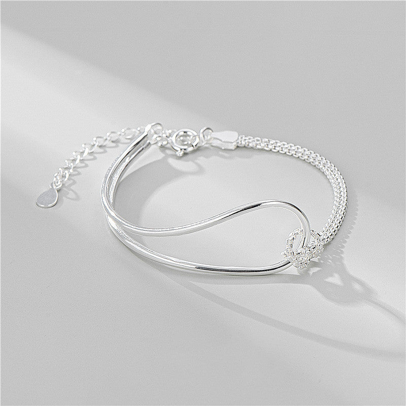 Knotted Bracelets Are Geometric And Simple